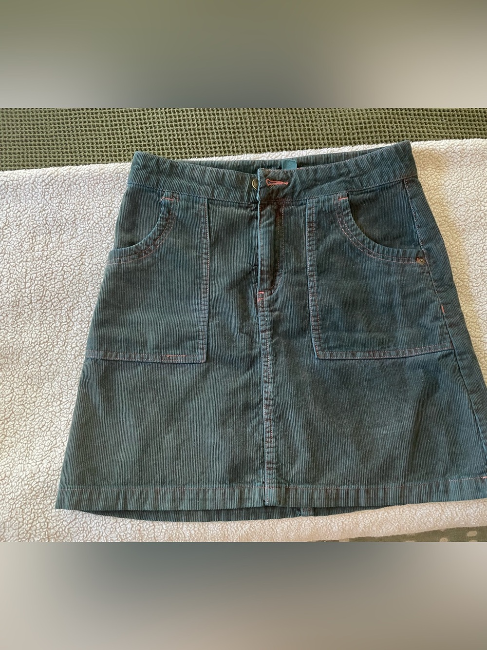 Roxy corduroy, mini skirt size small 13” across waist 26